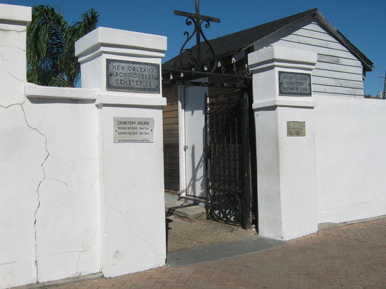 St Louis Cemetery No 1